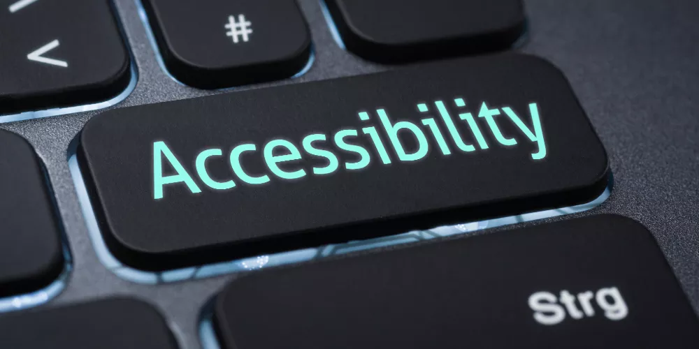 מקלדת מחשב עם כפתור שרשום עליו Accessibility